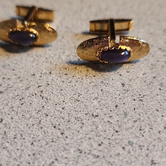 Elegant Gold and Purple Cufflinks - Picture 3 of 3